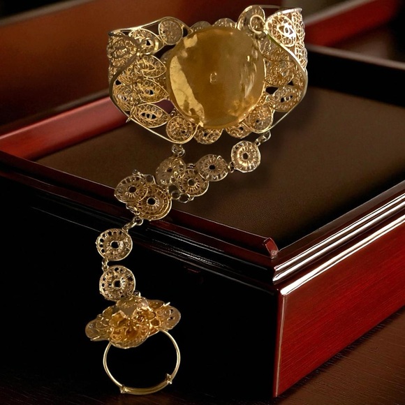 Elegant Solid 21K 916 Yellow Gold Fancy Floral PANJA Hand Bracelet BEAUTY!! - Picture 7 of 17